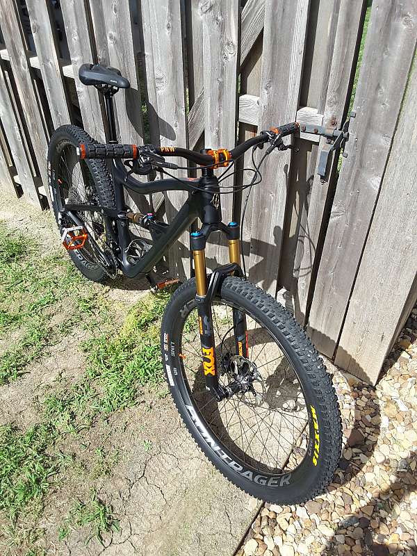 carbon-fiber-trail-bicycle