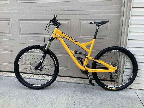 yellow-mountain-bicycle